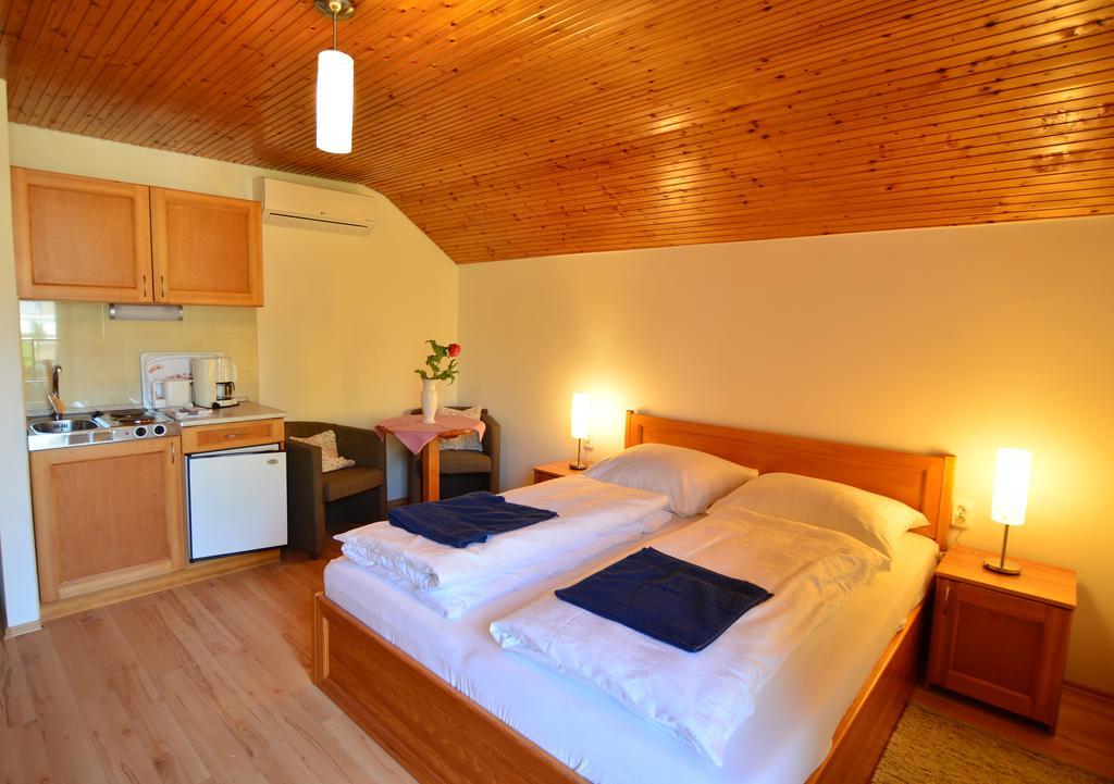 Viragoskert Apartman Hévíz Kamer foto